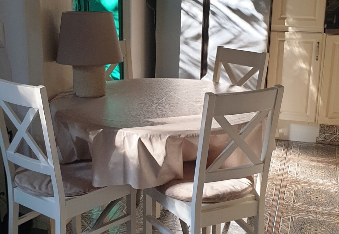 Appartement à Mali Lošinj - Appartement dans Mali Lošinj avec terrasse, Climatisation, WIFI, Machine à laver (4913-1)