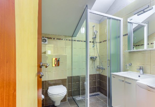 Appartement à Pirovac - Appartement dans Pirovac avec vue mer, terrasse, Climatisation, WIFI (4925-1) Appartement à Pirovac - Appartement dans Pirovac avec vue mer, terrasse, Climatisation, WIFI (4925-1)