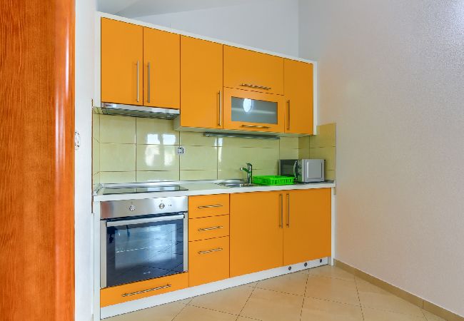 Appartement à Pirovac - Appartement dans Pirovac avec terrasse, Climatisation, WIFI (4925-4) Appartement à Pirovac - Appartement dans Pirovac avec terrasse, Climatisation, WIFI (4925-4)