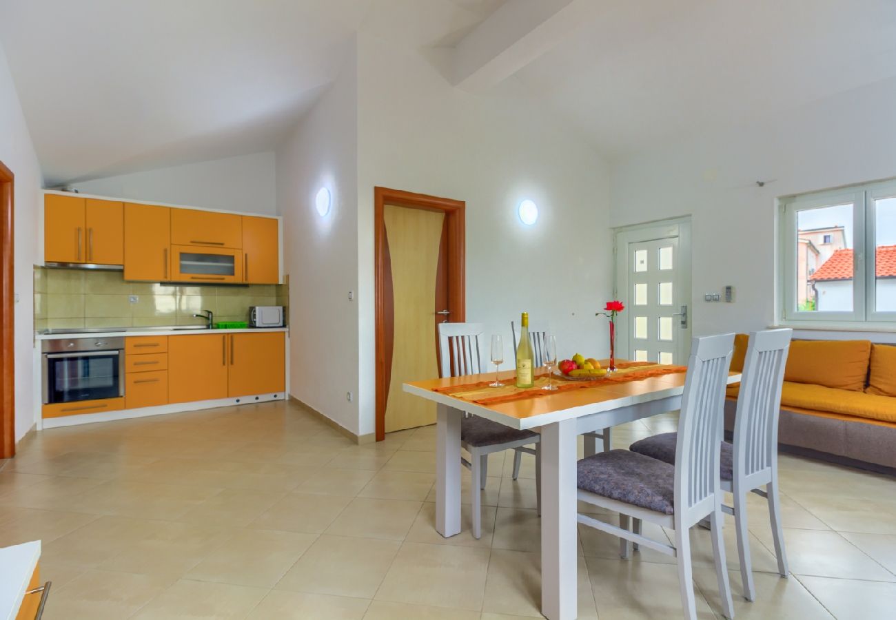 Appartement à Pirovac - Appartement dans Pirovac avec terrasse, Climatisation, WIFI (4925-4)