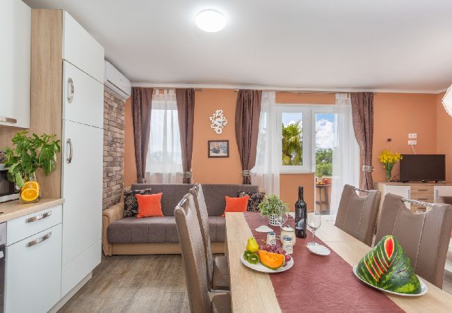 Appartement à Njivice - Appartement dans Njivice avec vue mer, Balcon, Climatisation, WIFI (4930-1) Appartement à Njivice - Appartement dans Njivice avec vue mer, Balcon, Climatisation, WIFI (4930-1)