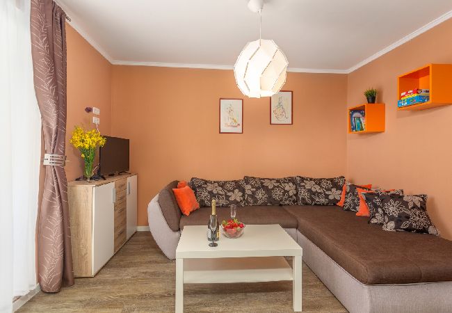 Appartement à Njivice - Appartement dans Njivice avec vue mer, Balcon, Climatisation, WIFI (4930-1) Appartement à Njivice - Appartement dans Njivice avec vue mer, Balcon, Climatisation, WIFI (4930-1)