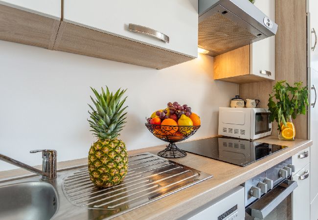 Appartement à Njivice - Appartement dans Njivice avec vue mer, Balcon, Climatisation, WIFI (4930-1) Appartement à Njivice - Appartement dans Njivice avec vue mer, Balcon, Climatisation, WIFI (4930-1)