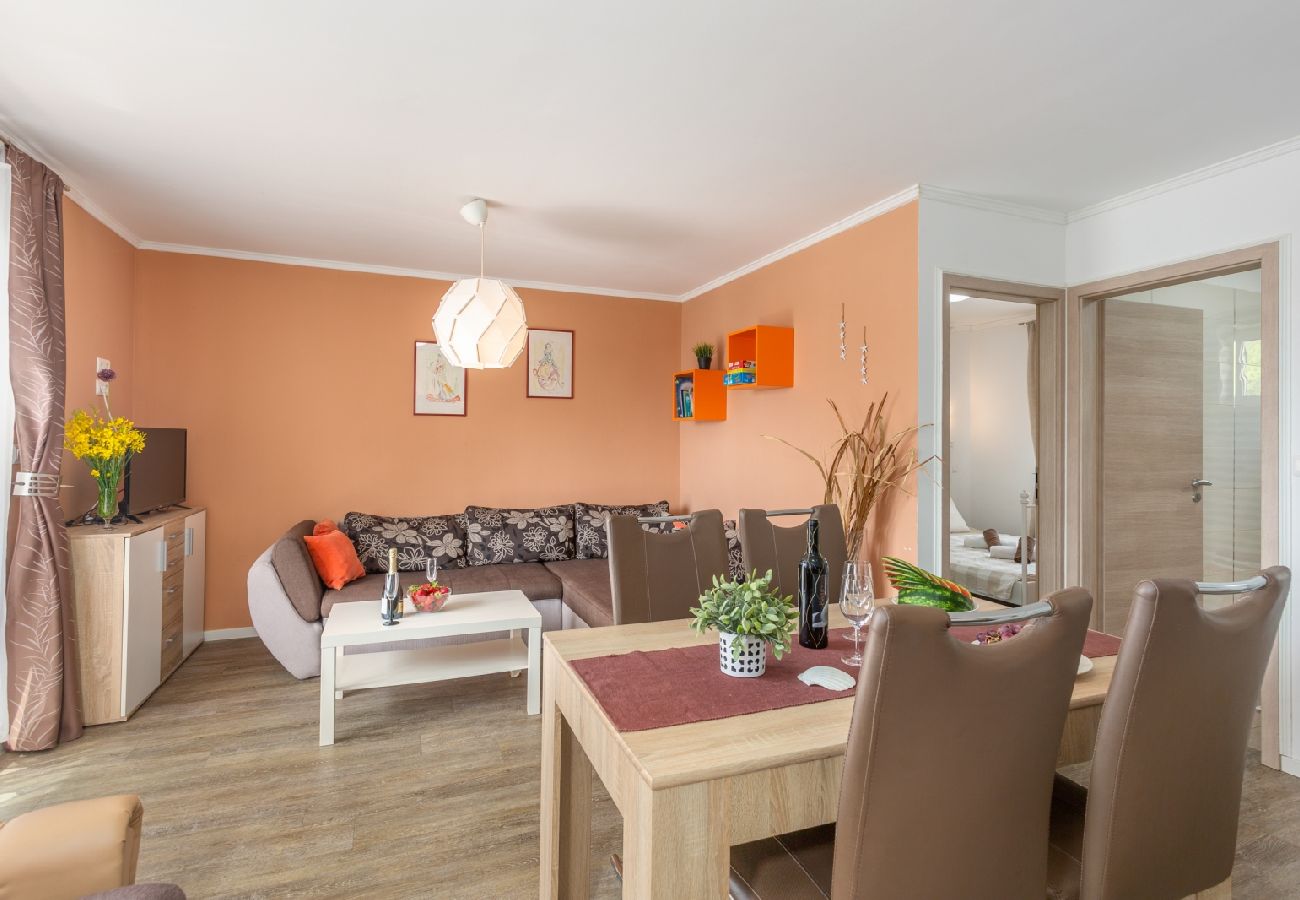 Appartement à Njivice - Appartement dans Njivice avec vue mer, Balcon, Climatisation, WIFI (4930-1)