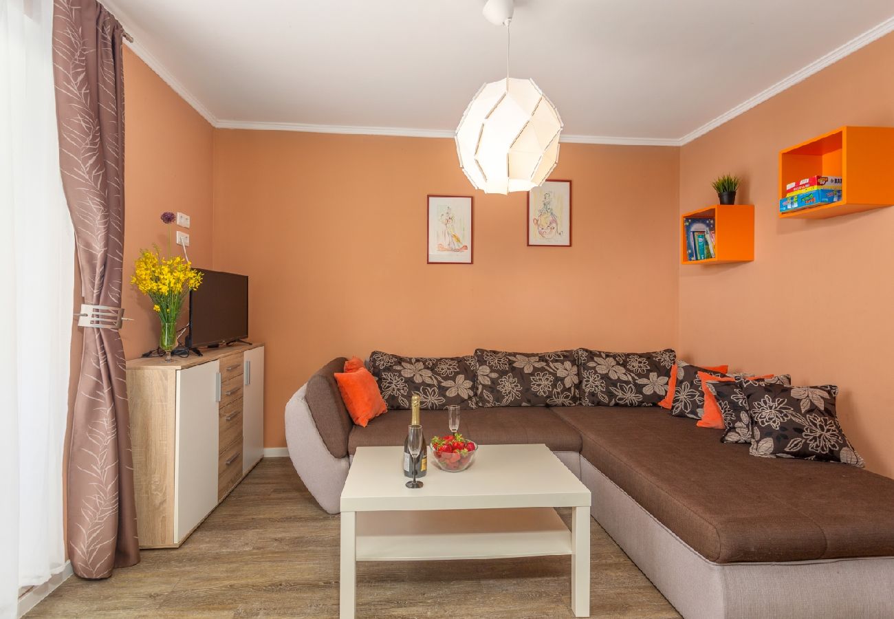 Appartement à Njivice - Appartement dans Njivice avec vue mer, Balcon, Climatisation, WIFI (4930-1)