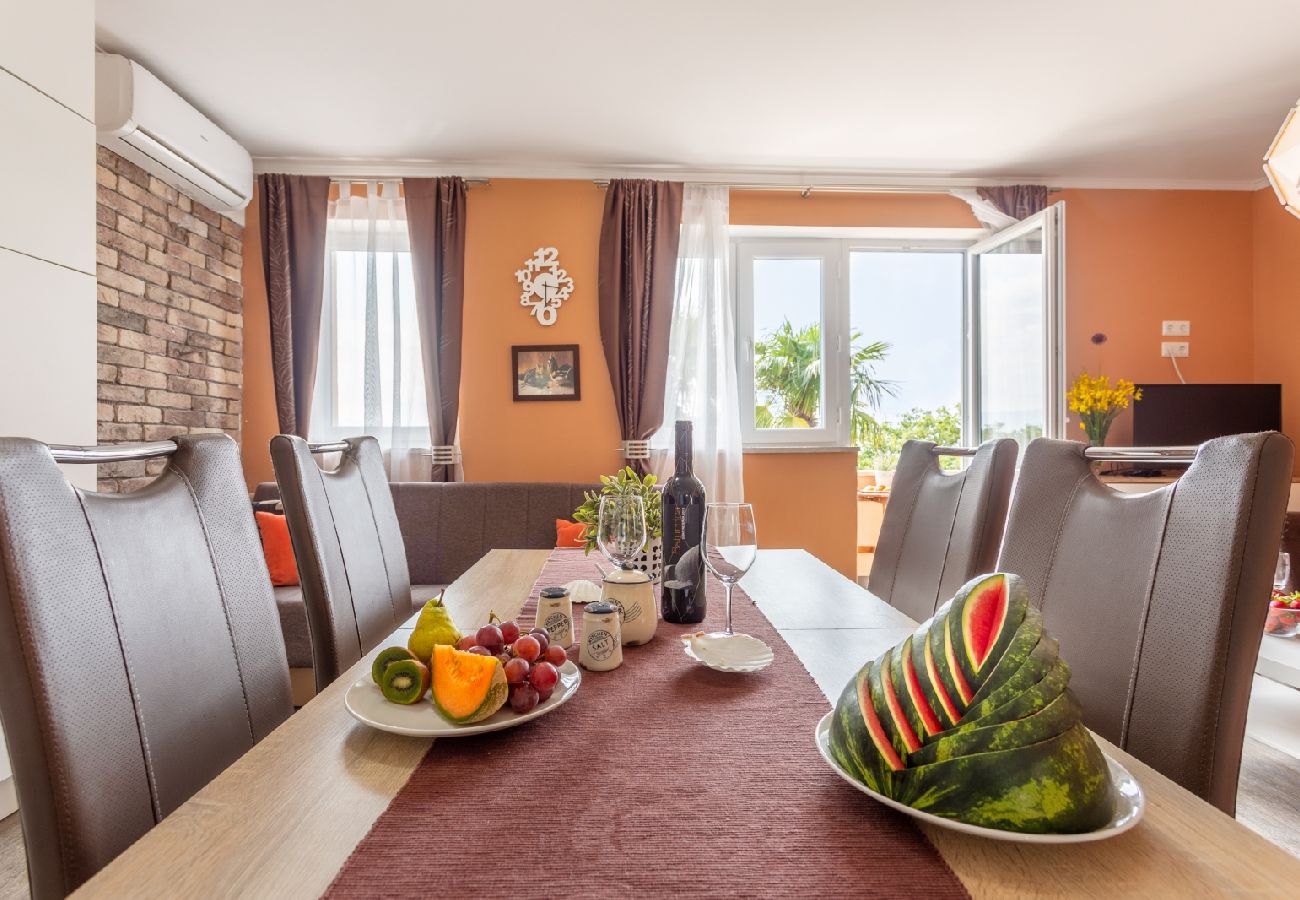 Appartement à Njivice - Appartement dans Njivice avec vue mer, Balcon, Climatisation, WIFI (4930-1)