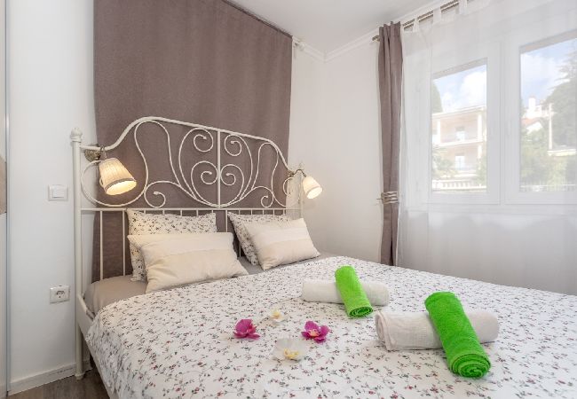 Appartement à Njivice - Appartement dans Njivice avec vue mer, Balcon, Climatisation, WIFI (4930-2) Appartement à Njivice - Appartement dans Njivice avec vue mer, Balcon, Climatisation, WIFI (4930-2)