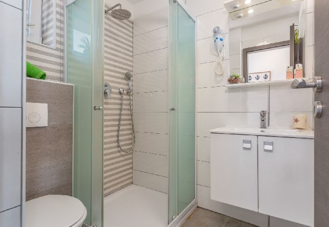 Appartement à Njivice - Appartement dans Njivice avec vue mer, Balcon, Climatisation, WIFI (4930-2) Appartement à Njivice - Appartement dans Njivice avec vue mer, Balcon, Climatisation, WIFI (4930-2)
