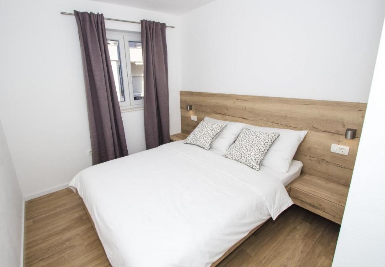 Appartement à Vodice - Appartement dans Vodice avec Climatisation, WIFI, Lave-vaisselle (4932-5)