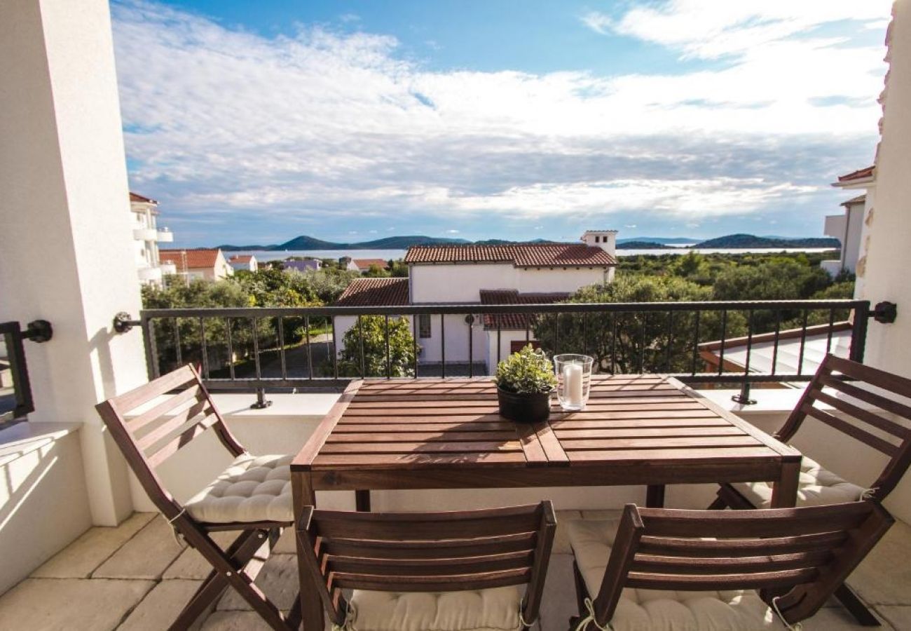 Appartement à Vodice - Appartement dans Vodice avec terrasse, Climatisation, WIFI, Lave-vaisselle (4932-4)