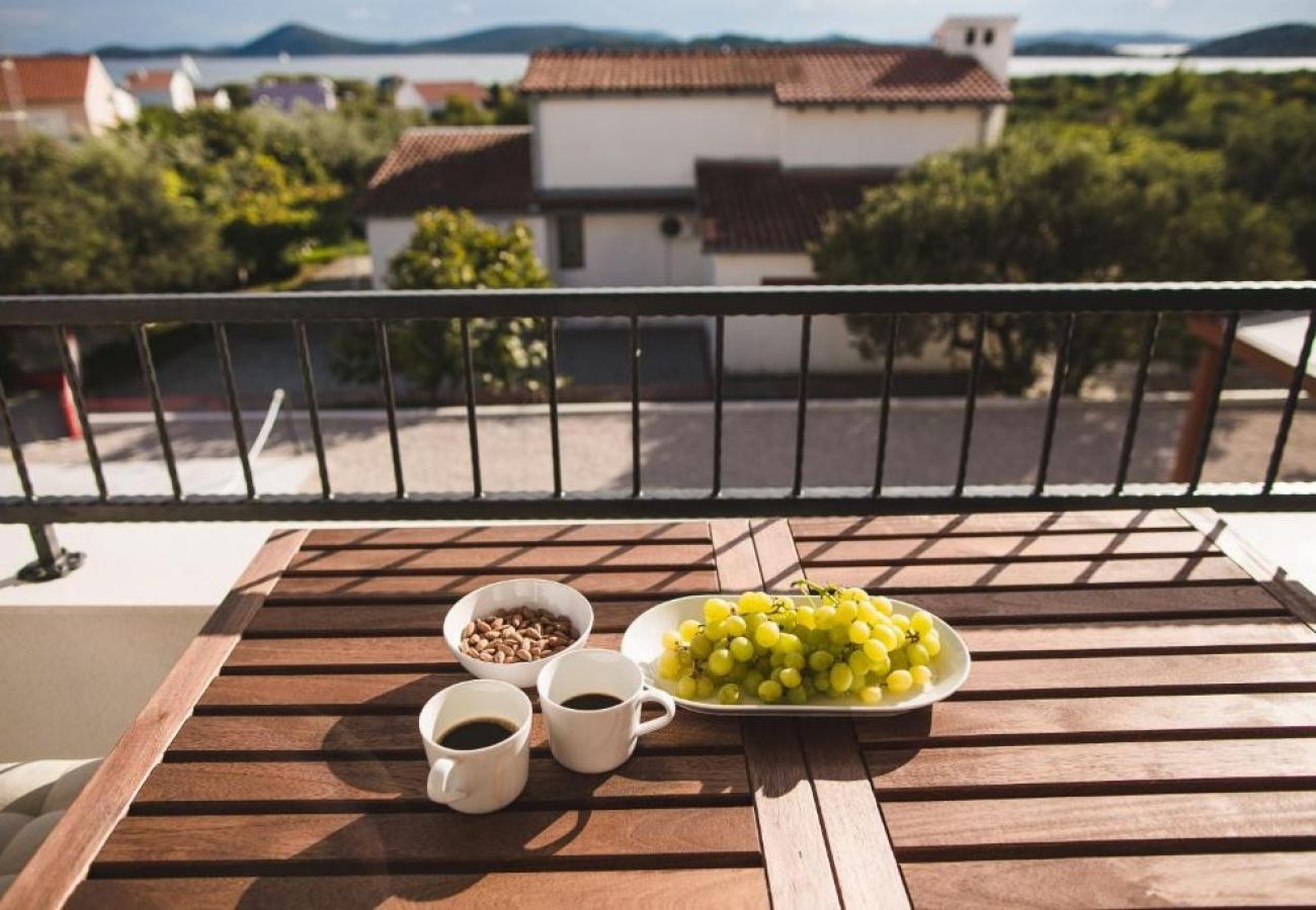 Appartement à Vodice - Appartement dans Vodice avec terrasse, Climatisation, WIFI, Lave-vaisselle (4932-4)