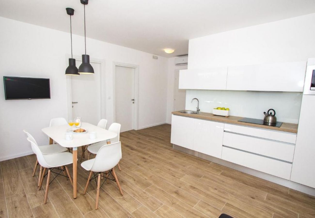 Appartement à Vodice - Appartement dans Vodice avec terrasse, Climatisation, WIFI, Lave-vaisselle (4932-3)