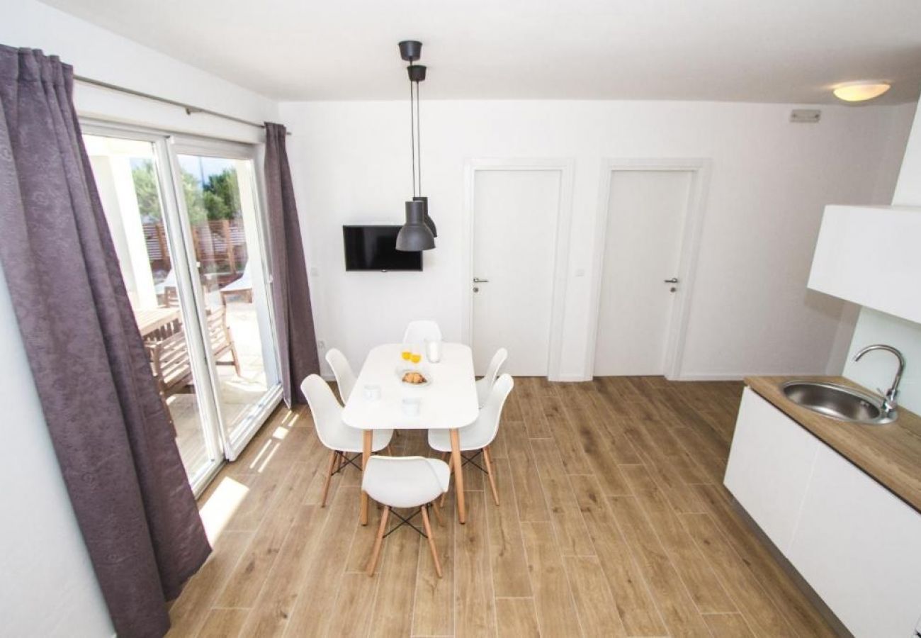 Appartement à Vodice - Appartement dans Vodice avec terrasse, Climatisation, WIFI, Lave-vaisselle (4932-3)