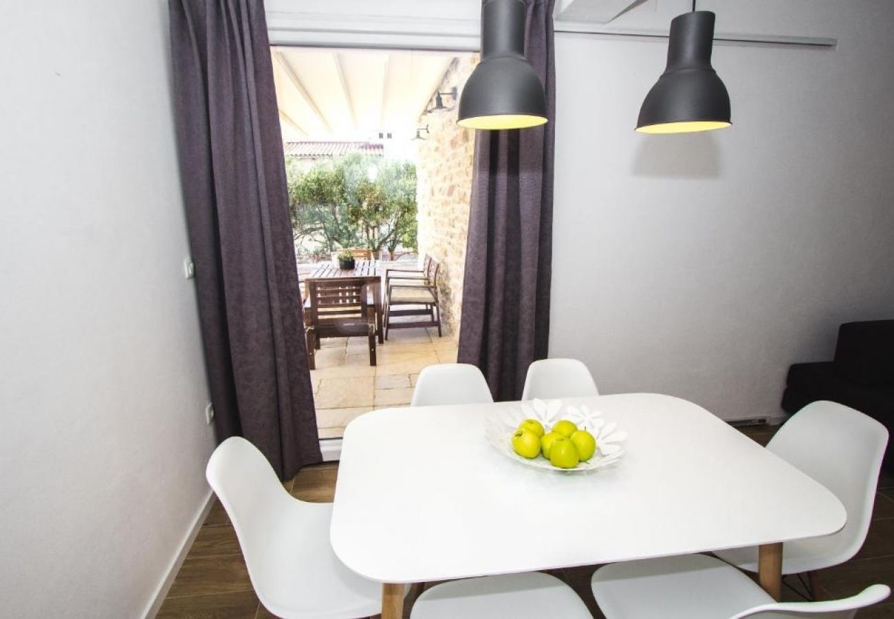 Appartement à Vodice - Appartement dans Vodice avec terrasse, Climatisation, WIFI, Lave-vaisselle (4932-2)