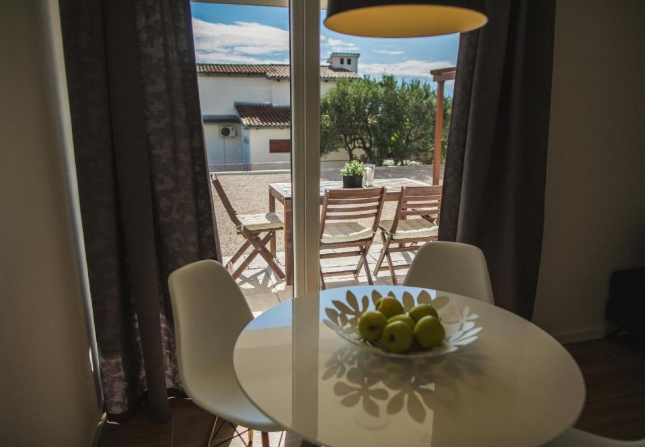 Appartement à Vodice - Appartement dans Vodice avec terrasse, Climatisation, WIFI, Lave-vaisselle (4932-1)