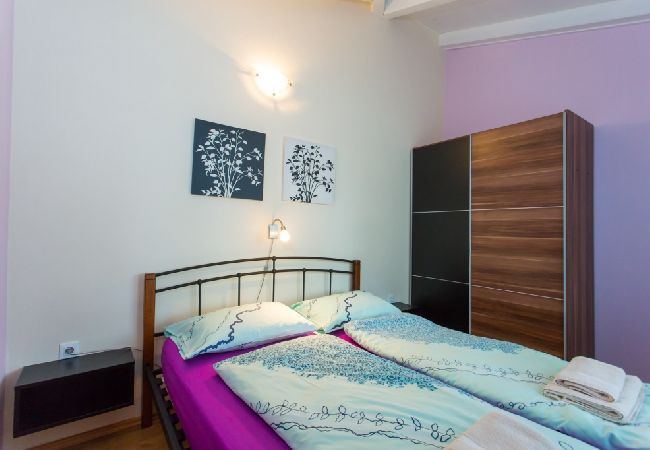 Maison à Porec - Maison de vacances dans Poreč avec Balcon, Climatisation, WIFI, Machine à laver (4928-2) Maison à Porec - Maison de vacances dans Poreč avec Balcon, Climatisation, WIFI, Machine à laver (4928-2)