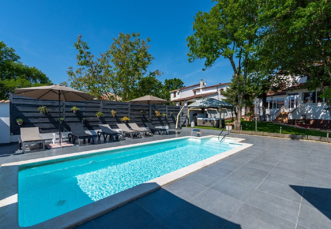 Maison à Porec - Maison de vacances dans Poreč avec terrasse, Climatisation, WIFI, Machine à laver (4928-11)