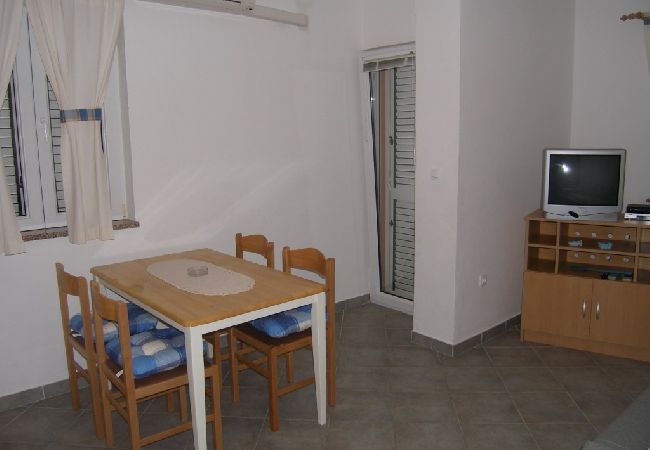 Appartement à Sukošan - Appartement dans Sukošan avec Balcon, Climatisation, WIFI (4941-2) Appartement à Sukošan - Appartement dans Sukošan avec Balcon, Climatisation, WIFI (4941-2)