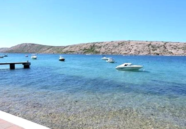 Appartement à Rab - Appartement dans Barbat avec vue mer, Climatisation, WIFI, Machine à laver (4956-1) Appartement à Rab - Appartement dans Barbat avec vue mer, Climatisation, WIFI, Machine à laver (4956-1)