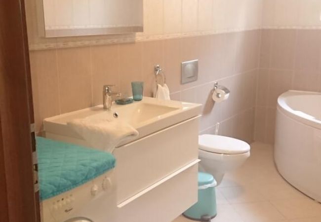 Appartement à Rab - Appartement dans Barbat avec vue mer, Climatisation, WIFI, Machine à laver (4956-1) Appartement à Rab - Appartement dans Barbat avec vue mer, Climatisation, WIFI, Machine à laver (4956-1)