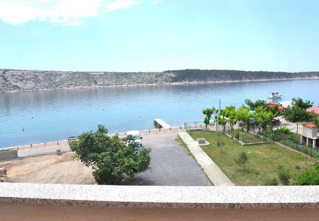 Appartement à Rab - Appartement dans Barbat avec vue mer, Climatisation, WIFI, Machine à laver (4956-1) Appartement à Rab - Appartement dans Barbat avec vue mer, Climatisation, WIFI, Machine à laver (4956-1)