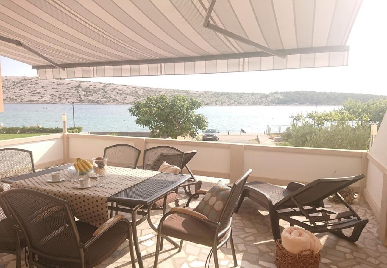 Appartement à Rab - Appartement dans Barbat avec vue mer, Climatisation, WIFI, Machine à laver (4956-1)