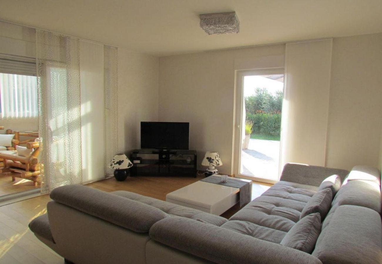 Appartement à Zambratija - Appartement dans Zambratija avec vue mer, terrasse, Climatisation, WIFI (4961-1)