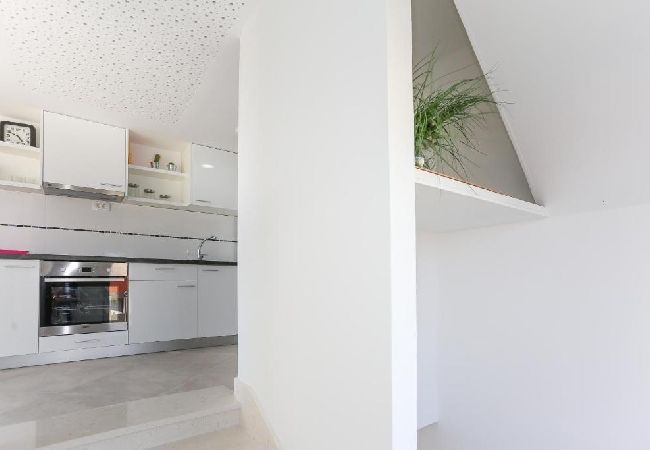 Appartement à Tribunj - Appartement dans Tribunj avec vue mer, Balcon, Climatisation, WIFI (4953-4) Appartement à Tribunj - Appartement dans Tribunj avec vue mer, Balcon, Climatisation, WIFI (4953-4)