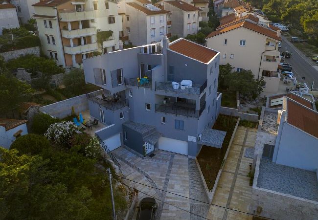 Appartement à Mali Lošinj - Apartment in Mali Lošinj with Seaview, Terrace, Air condition, WIFI (4927-1) Appartement à Mali Lošinj - Apartment in Mali Lošinj with Seaview, Terrace, Air condition, WIFI (4927-1)