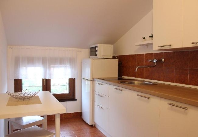 Appartement à Štinjan - Appartement dans Štinjan avec vue mer, terrasse, Climatisation, WIFI (5018-1) Appartement à Štinjan - Appartement dans Štinjan avec vue mer, terrasse, Climatisation, WIFI (5018-1)