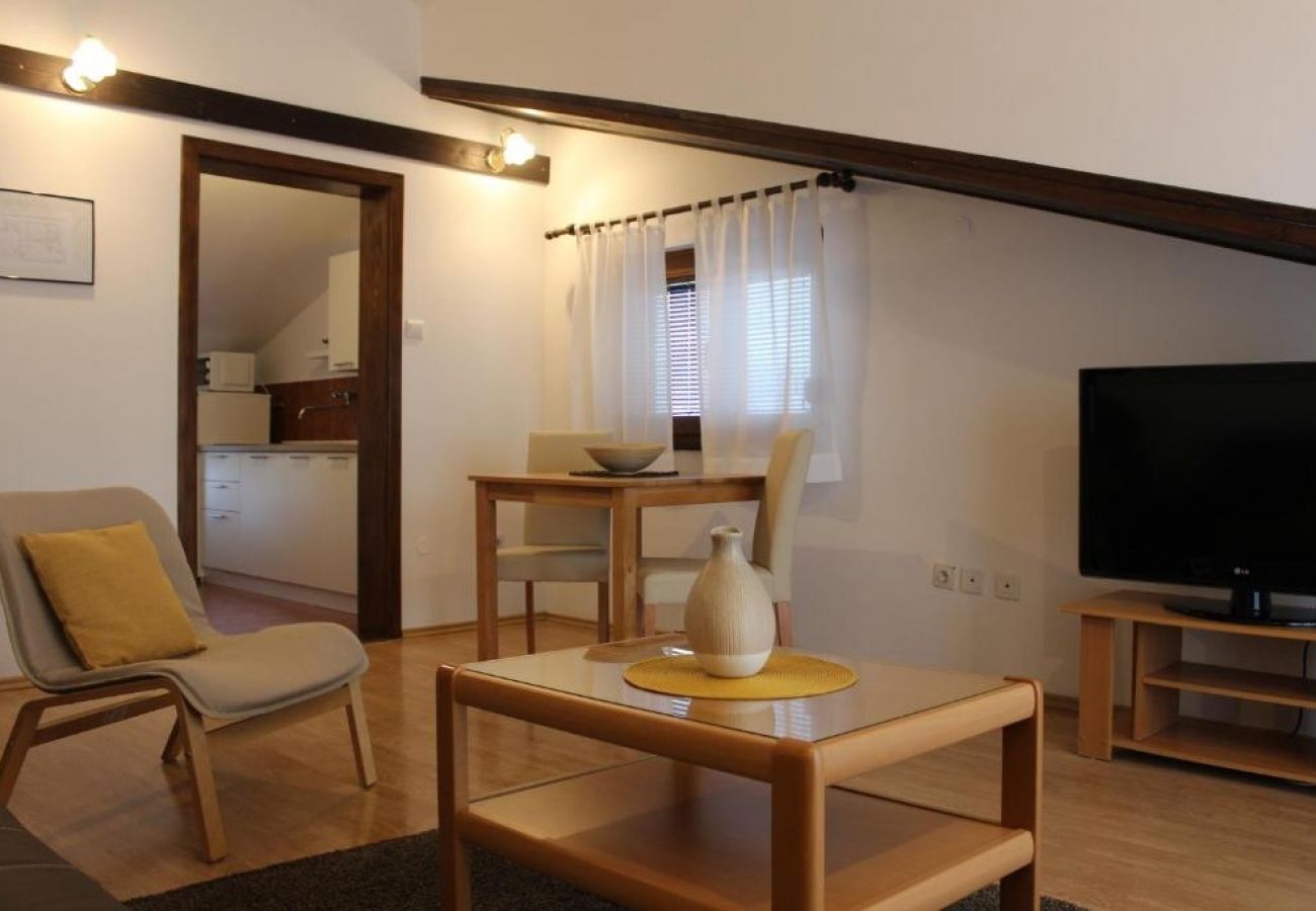 Appartement à Štinjan - Appartement dans Štinjan avec vue mer, terrasse, Climatisation, WIFI (5018-1)