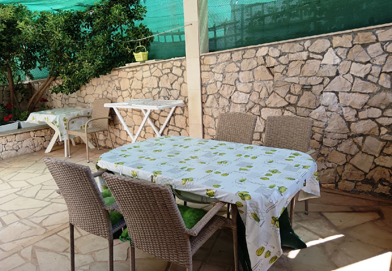 Appartement à Povlja - Appartement dans Povlja avec terrasse, Climatisation, WIFI (4991-1)