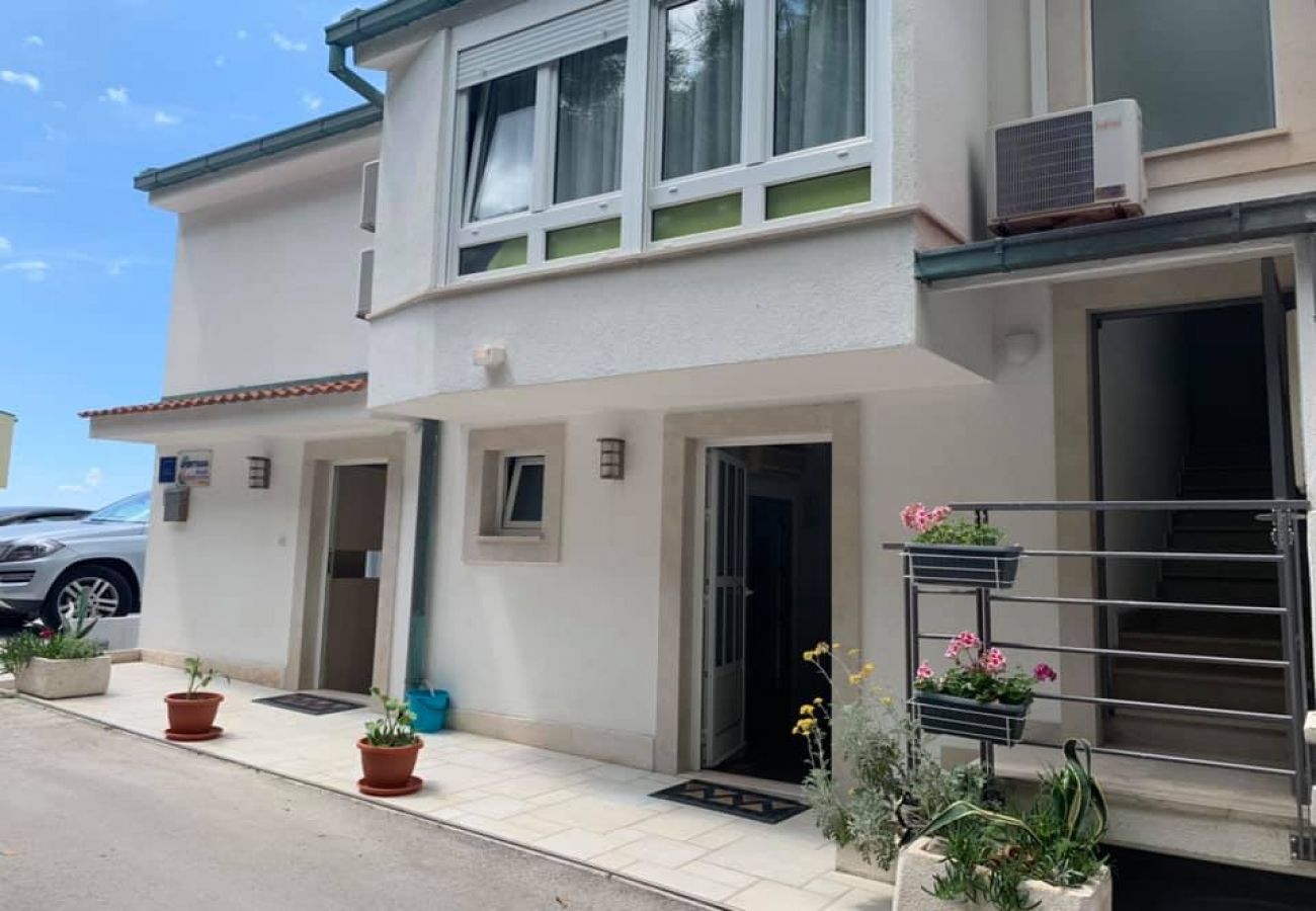 Appartement à Drašnice - Appartement dans Drašnice avec vue mer, terrasse, Climatisation, WIFI (4992-1)