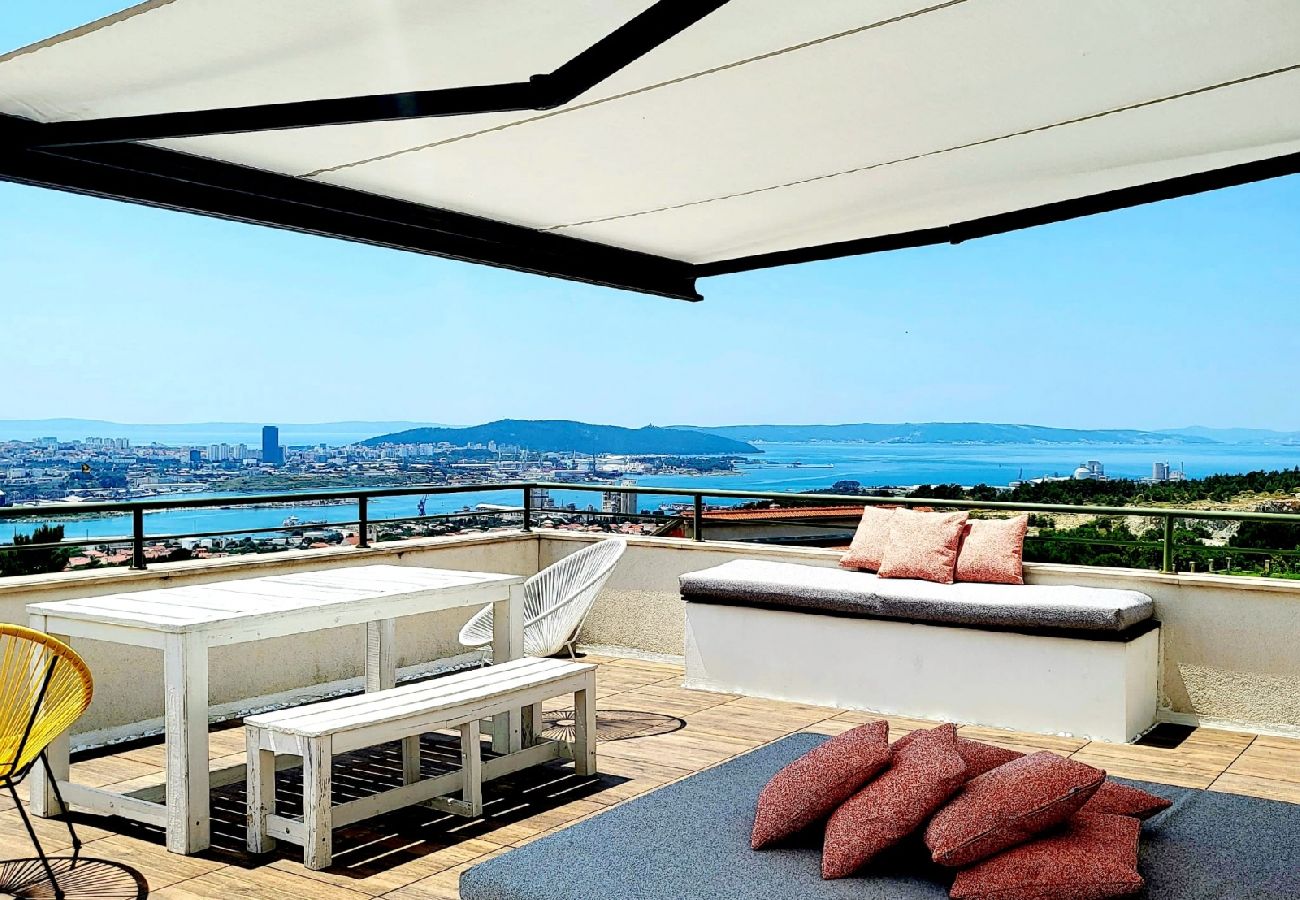 Maison à Split - Maison de vacances dans Split avec vue mer, terrasse, Climatisation, WIFI (4937-1)