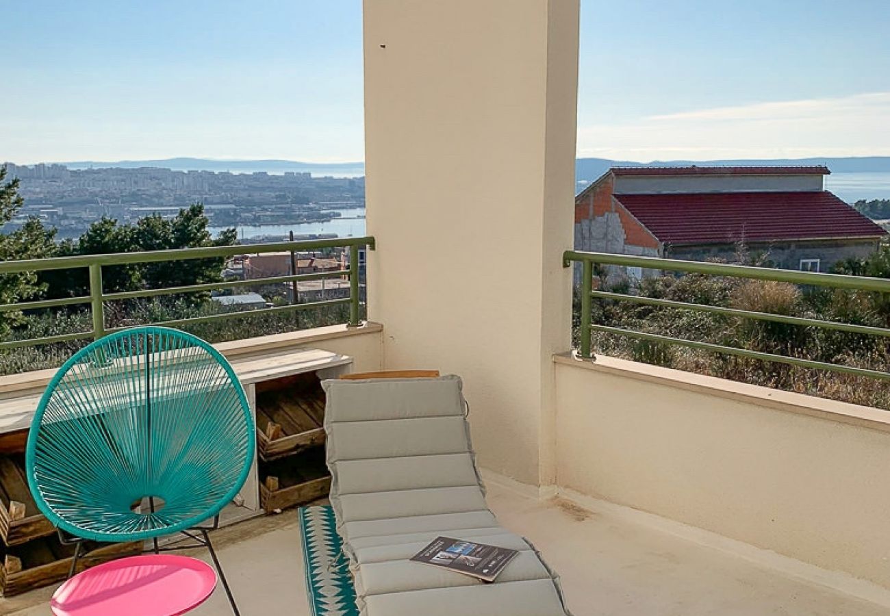 Maison à Split - Maison de vacances dans Split avec vue mer, terrasse, Climatisation, WIFI (4937-1)