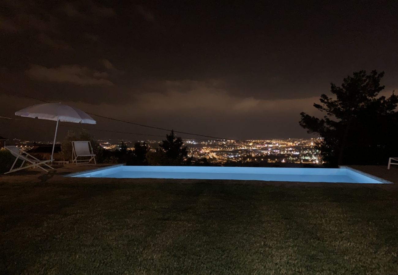 Maison à Split - Maison de vacances dans Split avec vue mer, terrasse, Climatisation, WIFI (4937-1)