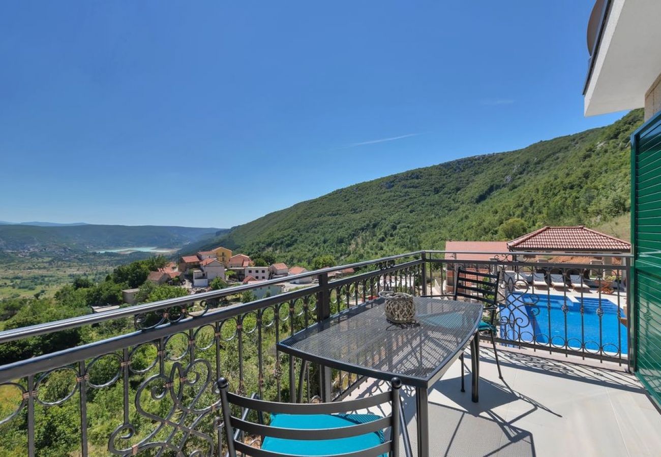 Maison à Imotski - Ferienhaus in Imotski mit Terrasse, Klimaanlage, W-LAN, Waschmaschine (4978-1)