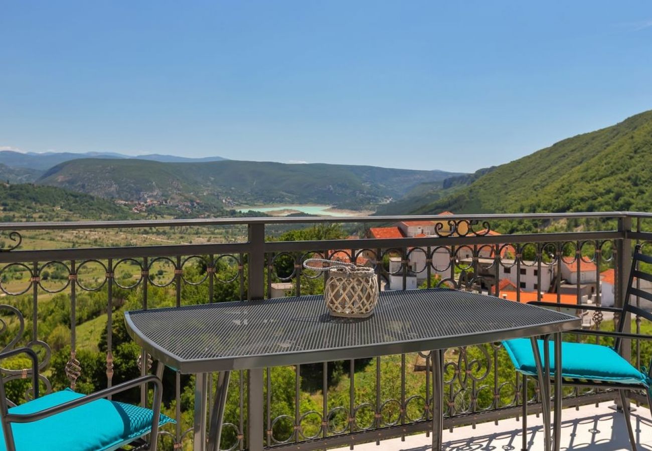 Maison à Imotski - Ferienhaus in Imotski mit Terrasse, Klimaanlage, W-LAN, Waschmaschine (4978-1)