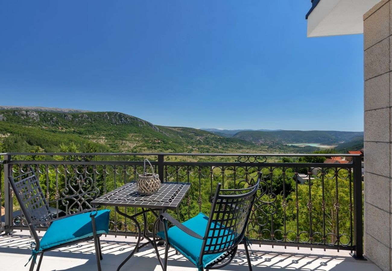 Maison à Imotski - Ferienhaus in Imotski mit Terrasse, Klimaanlage, W-LAN, Waschmaschine (4978-1)