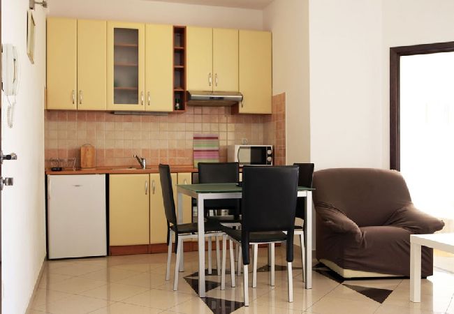 Appartement à Zadar - Appartement dans Zadar avec Balcon, Climatisation, WIFI (858-3) Appartement à Zadar - Appartement dans Zadar avec Balcon, Climatisation, WIFI (858-3)