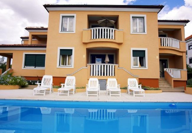 Appartement à Zadar - Appartement dans Zadar avec Balcon, Climatisation, WIFI (858-3) Appartement à Zadar - Appartement dans Zadar avec Balcon, Climatisation, WIFI (858-3)