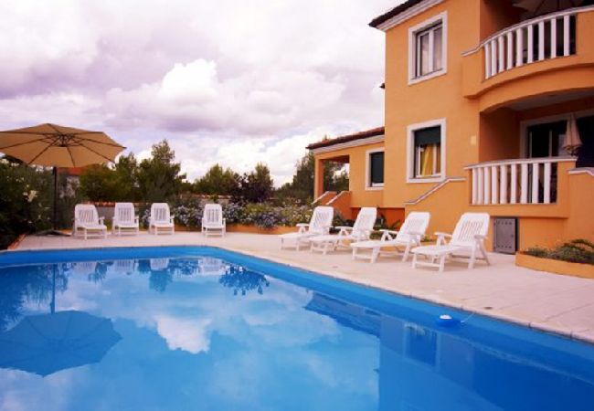 Appartement à Zadar - Appartement dans Zadar avec Balcon, Climatisation, WIFI (858-3) Appartement à Zadar - Appartement dans Zadar avec Balcon, Climatisation, WIFI (858-3)