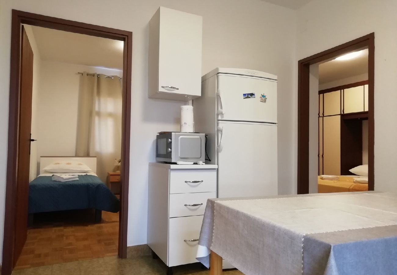 Appartement à Nin - Appartement dans Nin avec loggia, Climatisation, WIFI, Machine à laver (4986-1)