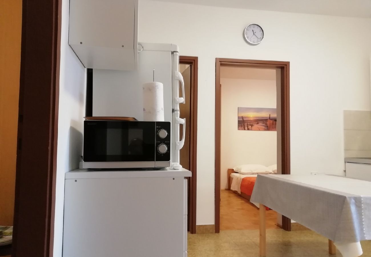 Appartement à Nin - Appartement dans Nin avec loggia, Climatisation, WIFI, Machine à laver (4986-1)