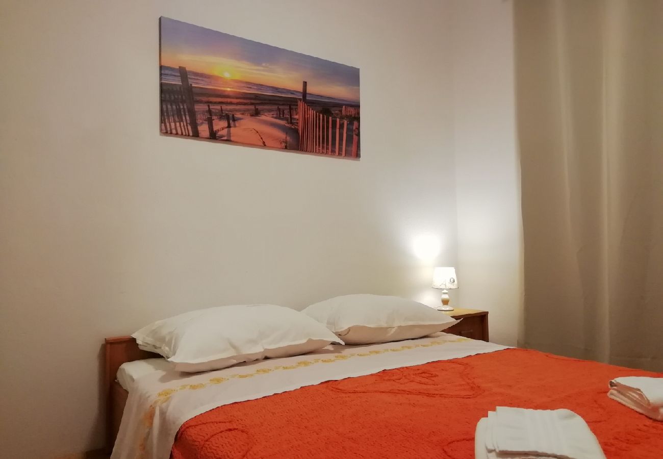 Appartement à Nin - Appartement dans Nin avec loggia, Climatisation, WIFI, Machine à laver (4986-1)