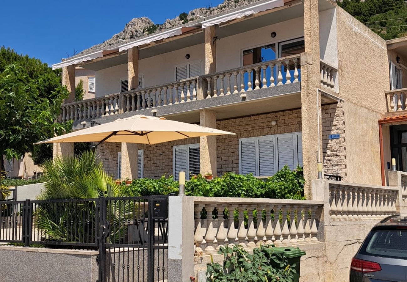 Chambres d'hôtes à Brela - Chambre dans Brela avec vue mer, terrasse, Climatisation, WIFI (4947-2)