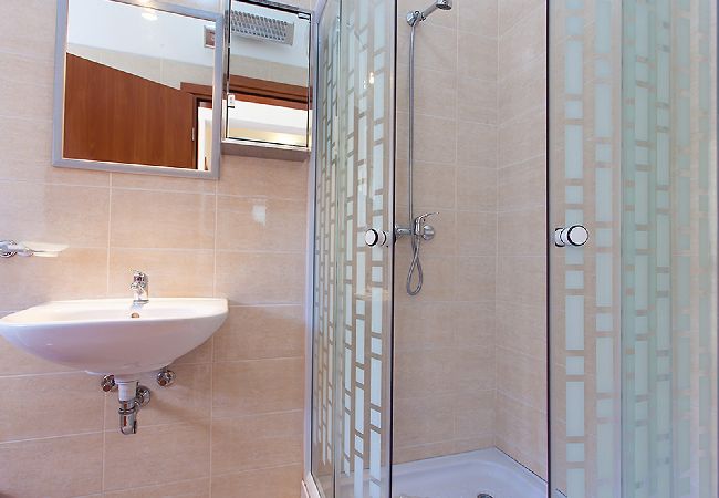 Appartement à Porec - Appartement dans Poreč avec Balcon, Climatisation, WIFI, Machine à laver (4928-10) Appartement à Porec - Appartement dans Poreč avec Balcon, Climatisation, WIFI, Machine à laver (4928-10)