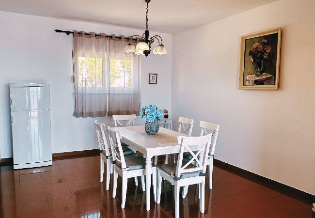 Appartement à Murter - Appartement dans Murter avec vue mer, terrasse, Climatisation, WIFI (5026-3) Appartement à Murter - Appartement dans Murter avec vue mer, terrasse, Climatisation, WIFI (5026-3)