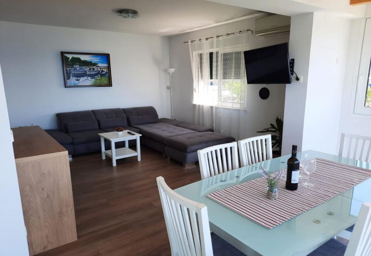 Appartement à Murter - Appartement dans Murter avec vue mer, Climatisation, WIFI (5026-4)