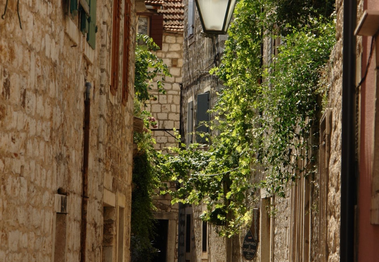 Appartement à Stari Grad - Appartement dans Stari Grad (Hvar) avec Balcon, Climatisation, WIFI, Lave-vaisselle (5028-2)